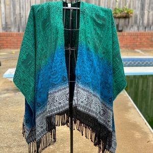 Women’s kimono wrap. One size fits most!!